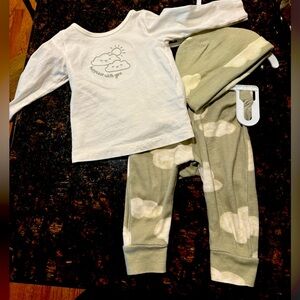 6 month unisex outfit - worn once